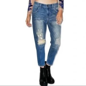 New Wildfox 26 Women’s Distressed Worn Out Baggy Crop Jeans